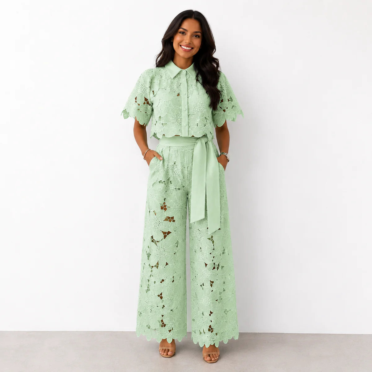 NICOLE | Conjunto 2 Piezas Blusa Bordada de Encaje y Pantalón Calado