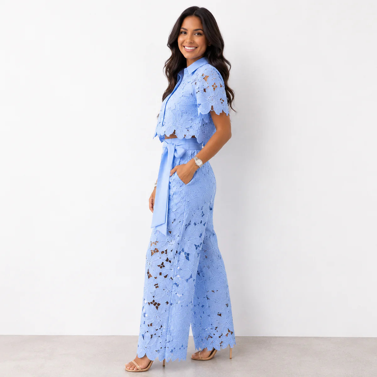 NICOLE | Conjunto 2 Piezas Blusa Bordada de Encaje y Pantalón Calado